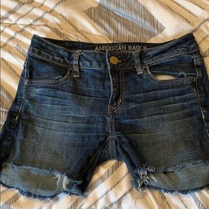 Size 2 American eagle shorts! Great condition!